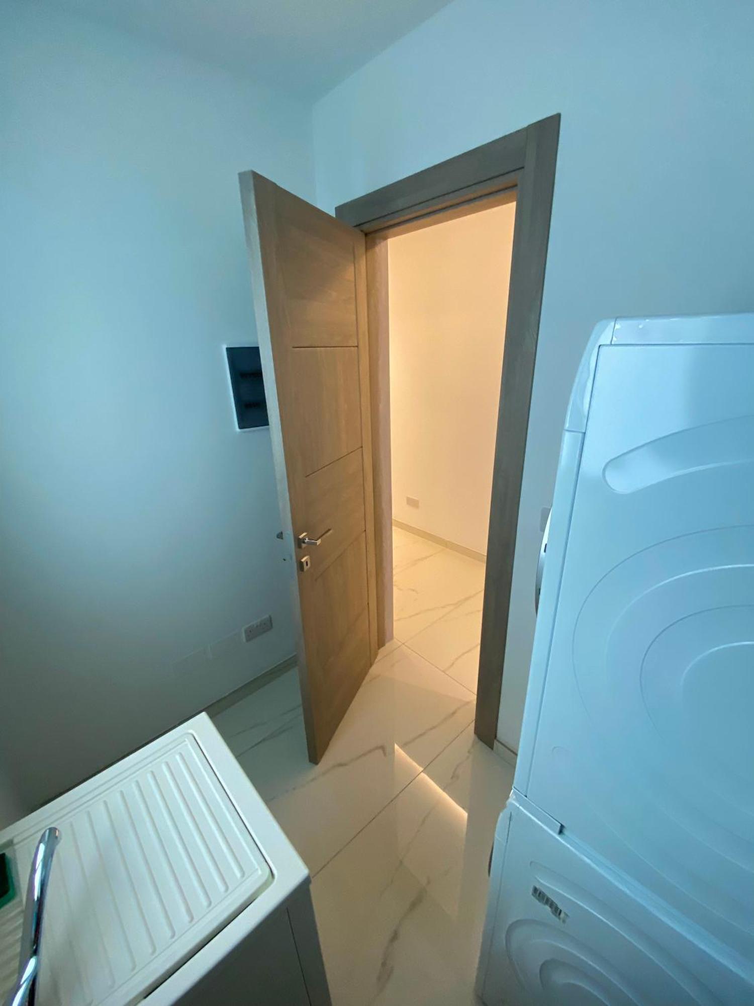 Tigne Sliema Three Bedrooms Apartment Zewnętrze zdjęcie
