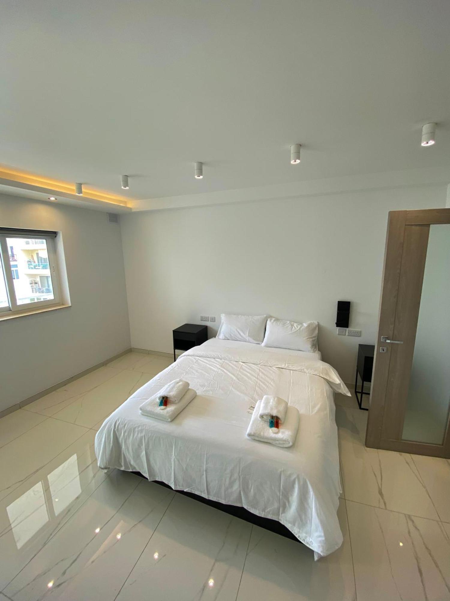 Tigne Sliema Three Bedrooms Apartment Zewnętrze zdjęcie
