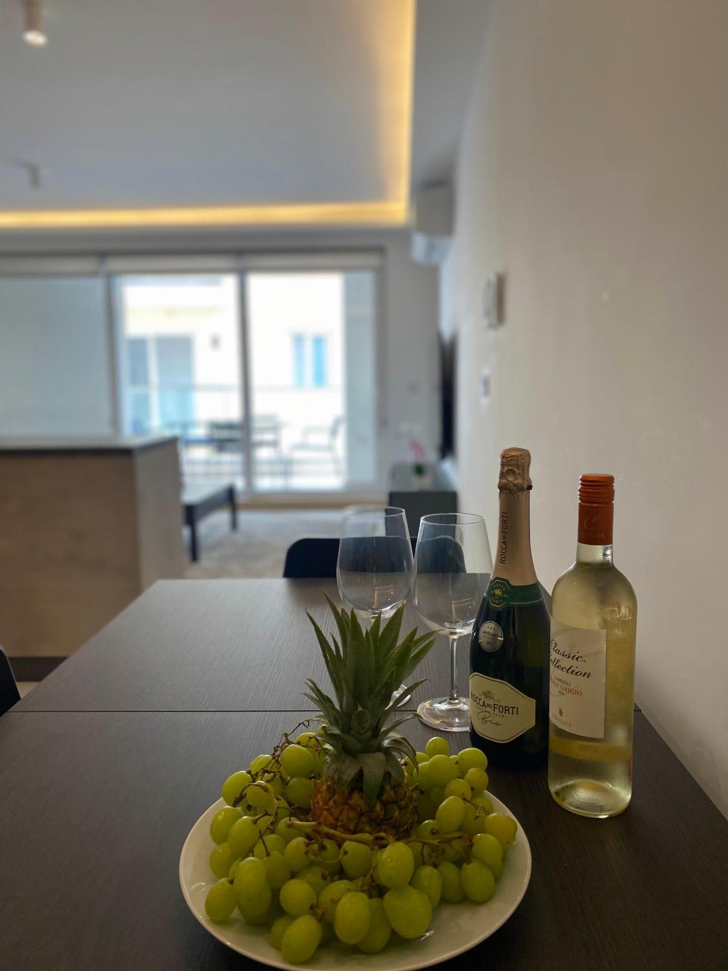 Tigne Sliema Three Bedrooms Apartment Zewnętrze zdjęcie